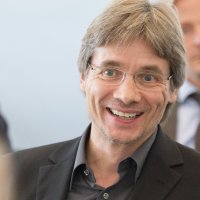 Portraitbild von Dr. Frank Betker
